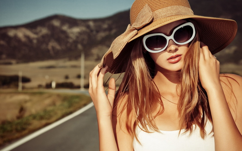 white clothing, glasses, outdoors, rings, hat, young women, lifestyles, hair, 2K, clothing, sun hat, beautiful woman, blonde, portrait, young adult, sun hats