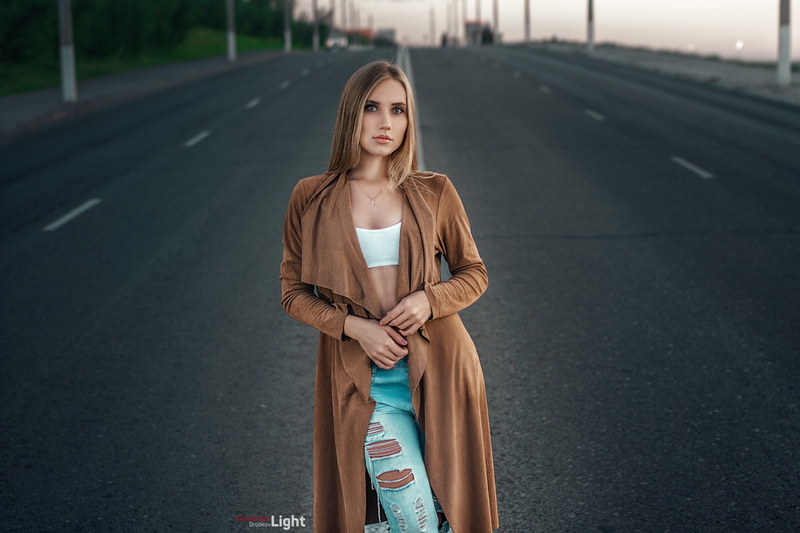 outdoors, blonde, white tops, hair, women outdoors, coats, 1080P, depth of field, focus on foreground, hairstyle, street, long hair, torn jeans, women