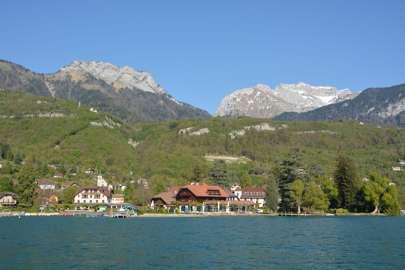 built structure, land, water, Lake, day, Nature, sea, mountain range, travel destinations, plant, blue, Panorama, ride, pine tree, Annecy, outdoors, haute-savoie