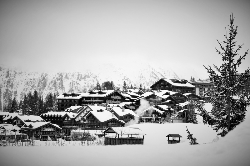 summit, courchevel, cold temperature, building exterior, 4K, snowy, outdoors, day, mountain village, landscape, les 3 vallées, environment, residential district