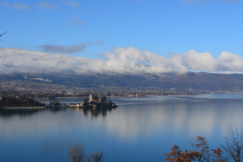 france, building exterior, water, 5K, winter landscape, tranquility, sky, cloud - sky, reflection, tranquil scene, lake, built structure, day, haute savoie