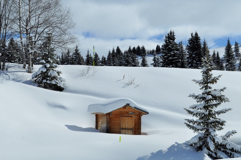 built structure, haute-savoie, no people, snowcapped mountain, chalet, sky, landscape, scenics - nature, ski, france, mountain, outdoors, winter, alps