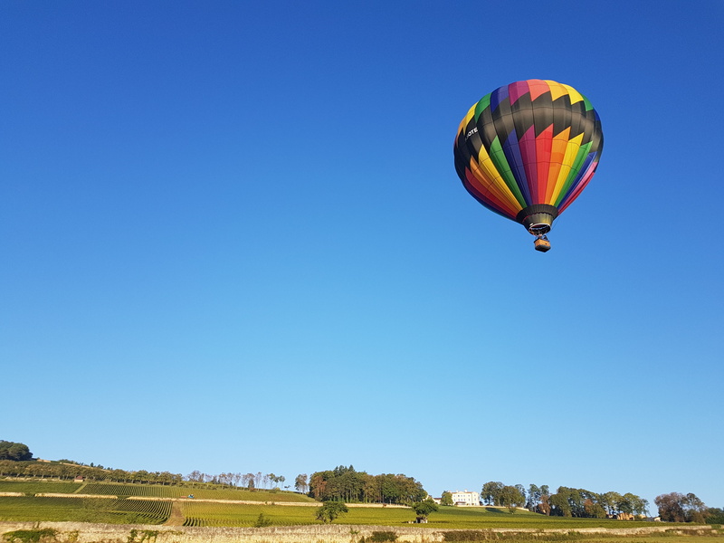 day, sport, copy space, air vehicle, field, beauty in nature, outdoors, morance, blue, mid-air, lyon, 4K, plant, alti-reve, sky, balloon, adventure, scenics - nature