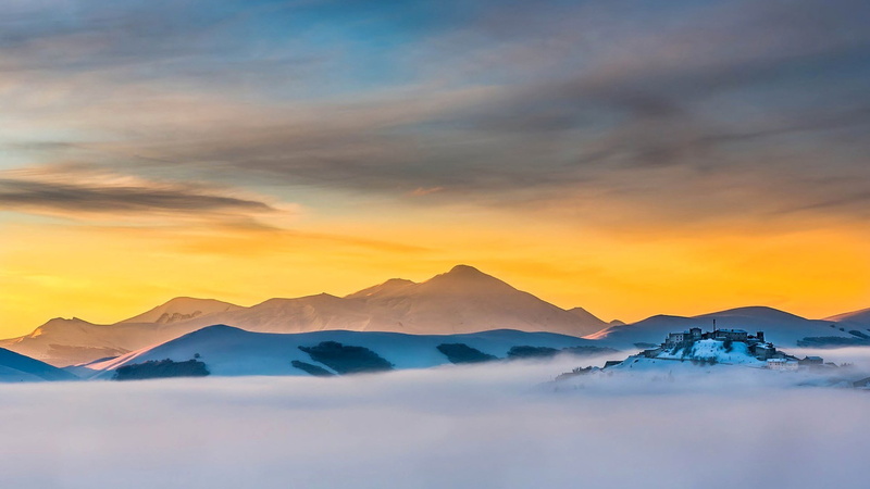 non-urban scene, majestic, beauty in nature, mist, old building, morning, village, no people, nature, 1080P, idyllic, winter, Italy, snow, landscape, mountain