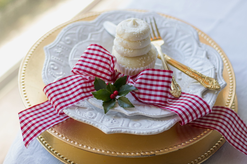 tasty, gold, cupcake, table, food, seasonal, celebration, christmas cake, french food, flowering plant, holly, temptation, food and drink, indulgence, baked