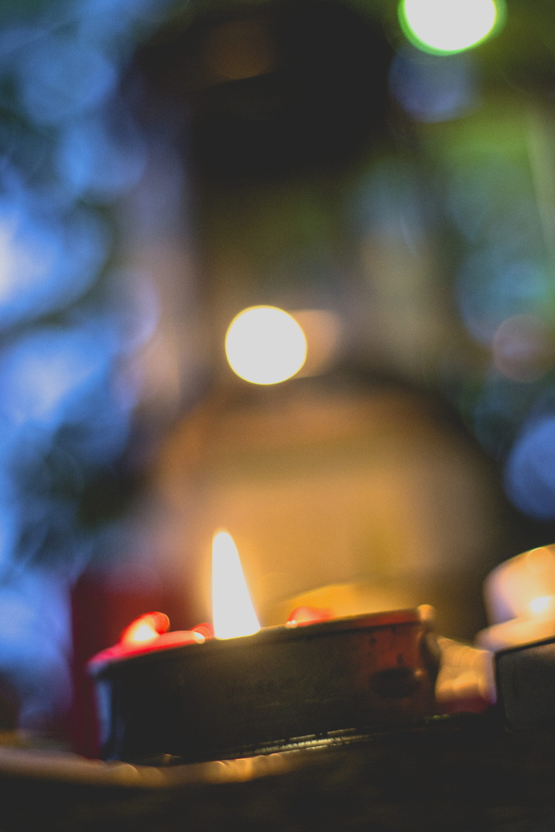 glowing, religion, indoors, illuminated, selective focus, burning, 4K, fire, lens flare, flame, close-up, light, blurry, no people, celebration, fire - natural phenomenon