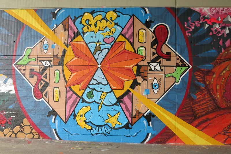 day, mural, wall, outdoors, built structure, multi colored, 4K, close-up, no people, shape, building exterior, graffitti, representation, artists, art and craft