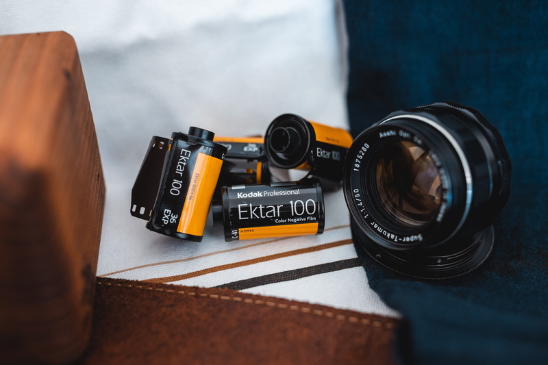 close-up, lens - optical instrument, white, retro, len, vintage, selective focus, films, analog, kodak, photography themes, black, retro styled, camera - photographic equipment