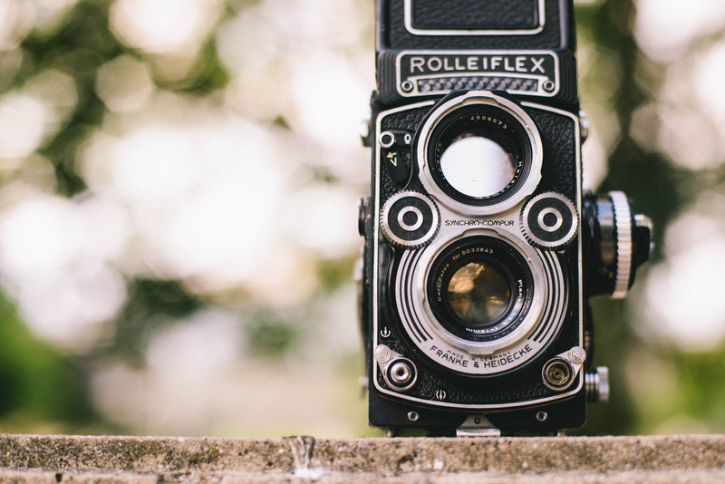 the past, focus on foreground, no people, lens - optical instrument, camera - photographic equipment, selective, nostalgia, photo, communication, outdoors