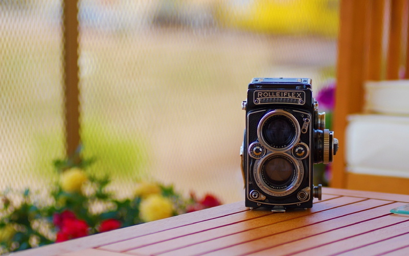 table, rolleiflex, 2K, camera