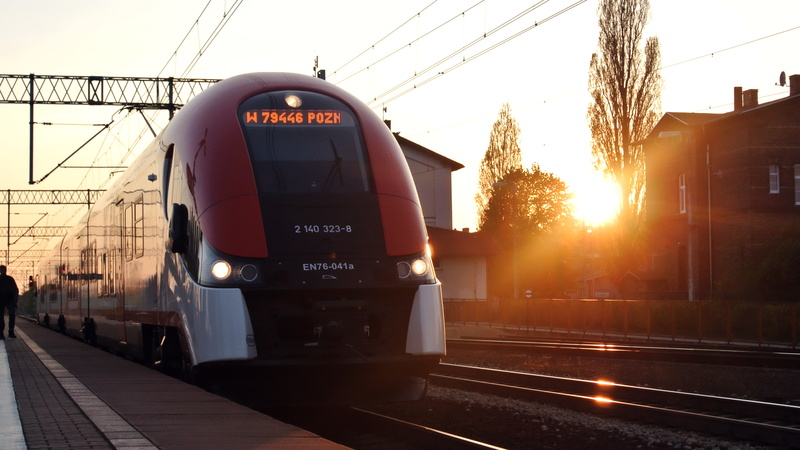 motion, railway, sunset, railroad track, track, architecture, Poland, public transportation, sun rays, transportation, Pesa Elf, 4K, no people, mode of transportation