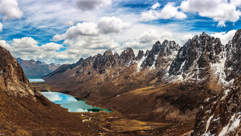 mountain lake, tranquil scene, nianbaoyuze, qinghai, rock, rock - object, jiuzhi nianbaoyuze mountain scenic resort, high mountain, mountains, nature, mountain range