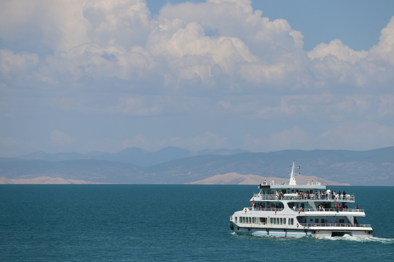 tranquil scene, non-urban scene, outdoors, sailing, tranquility, water, sky, transportation, scenics - nature, waterfront, sea, mountain, beauty in nature