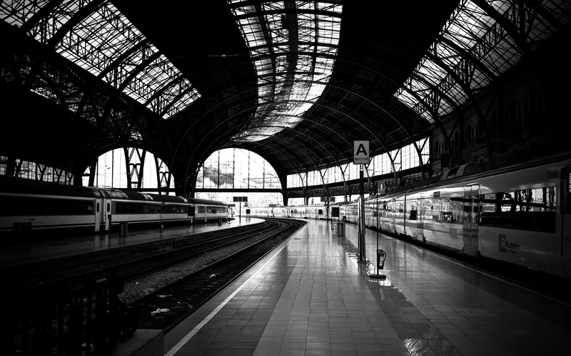 station, waiting, travel, arrival, built structure, ceiling, rail transportation, 2K, real people, railroad track, transportation, railroad station platform