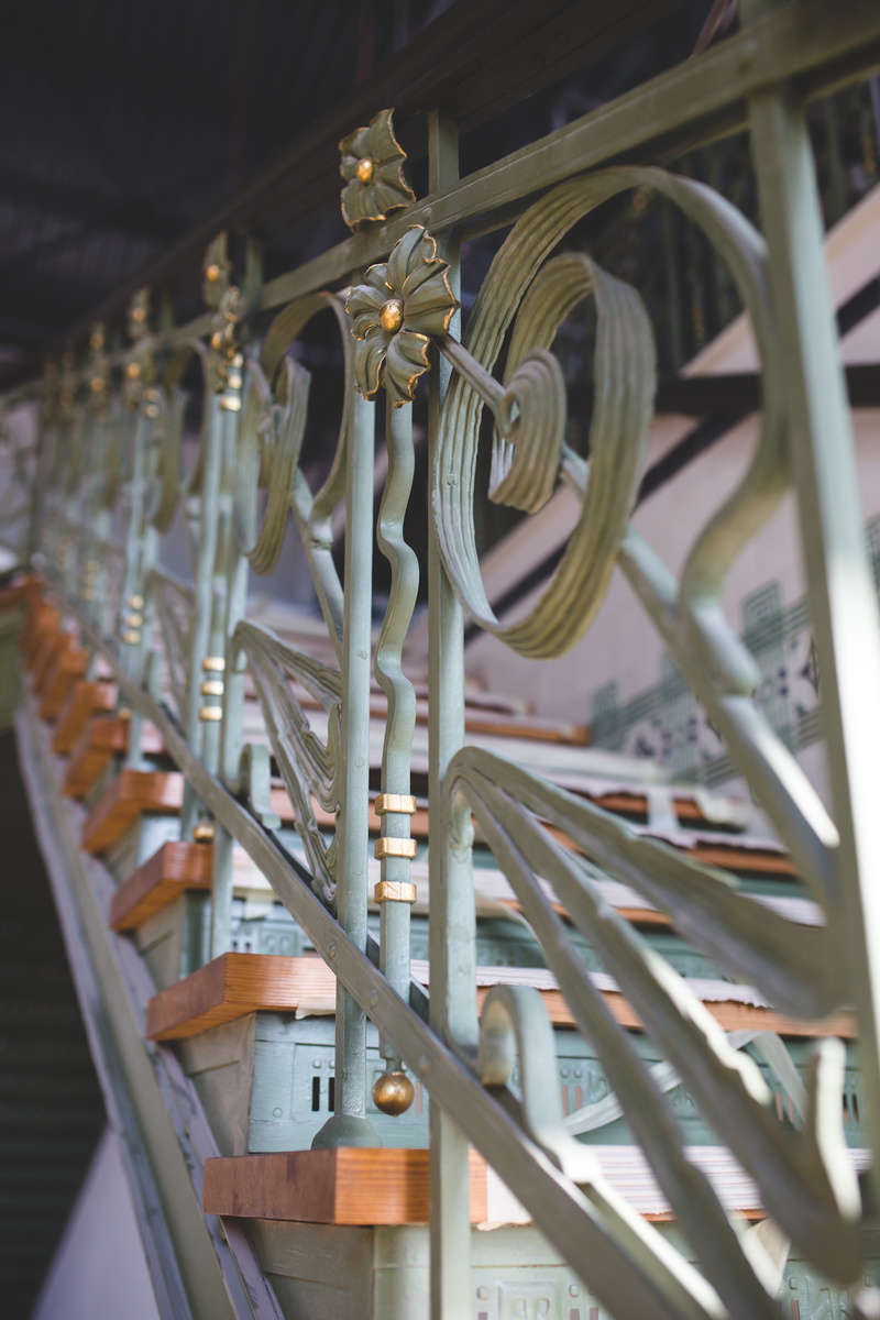 ceiling, architecture, wood - material, power supply, focus on foreground, Stairs, selective focus, old-fashioned, Old, cable, indoors, network connection plug