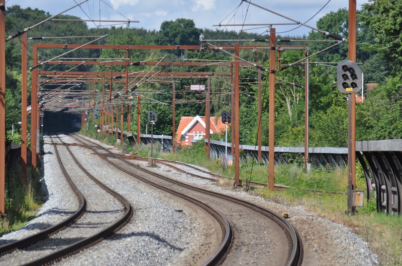 electric, rail transportation, communication, shunting yard, railroad, day, tree, direction, mode of transportation, railway signal, way, denmark, architecture