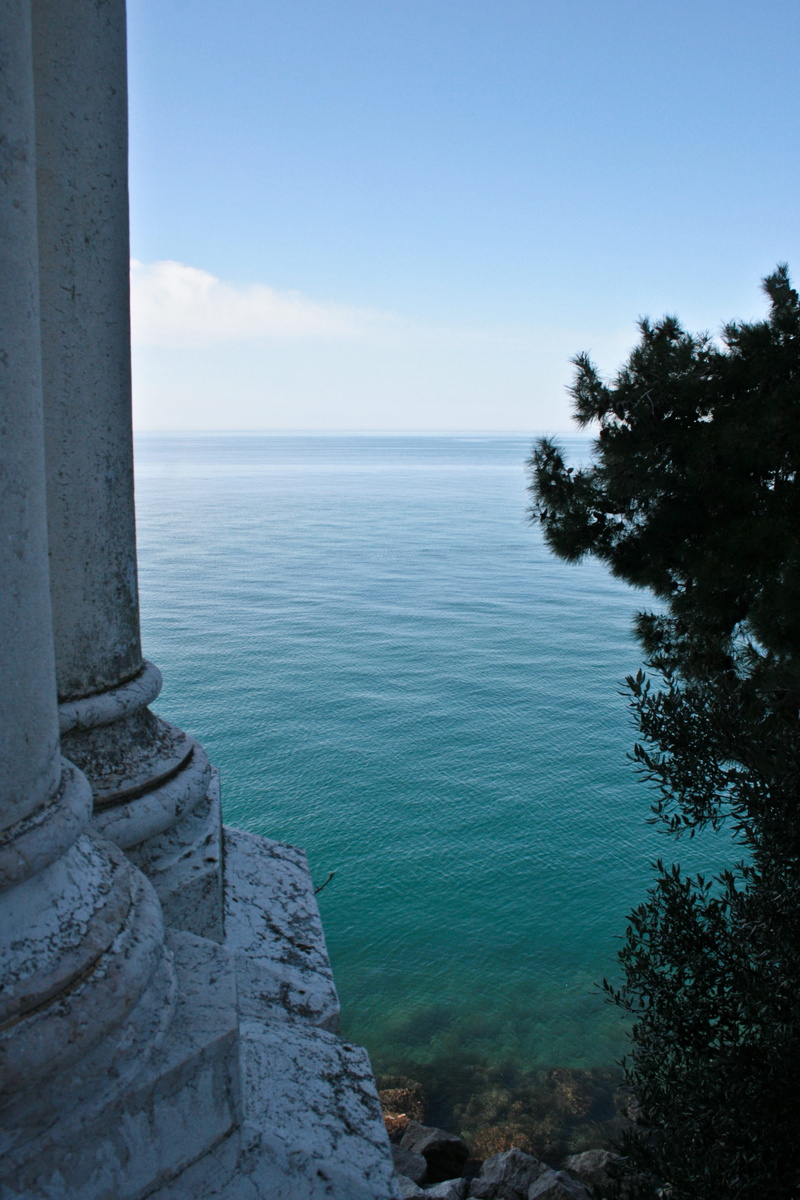 peace, horizon, water, beauty in nature, horizon over water, tranquil scene, idyllic, tranquility, no people, tree, trieste, summer, sea, land, clear sky