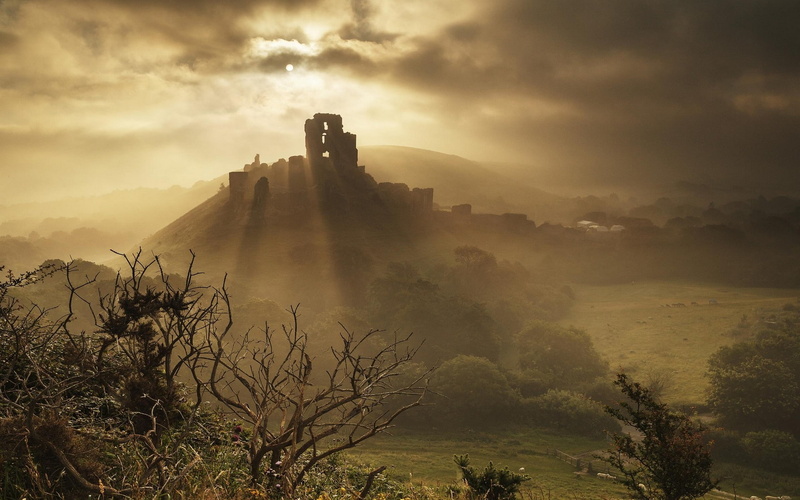 mist, nature, Sun Rays, Corfe Castle, ruins, Shrubs, village, England, landscape, Morning, photography, Hills, sunlight, Trees, 1080P