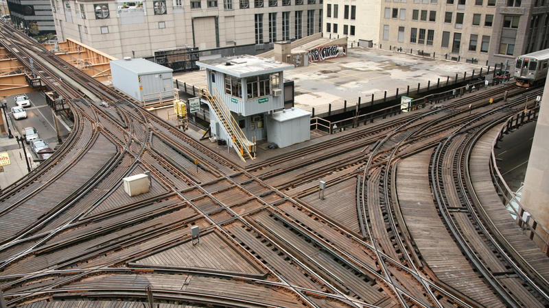 land vehicle, day, railroad station, lake street, railroad track, united states, public transportation, architecture, loop, diamond crossing, transportation