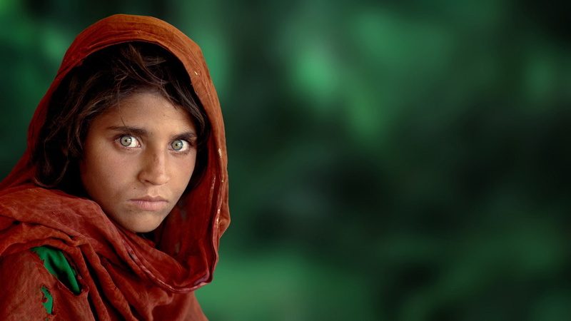 teenager, one person, sadness, young adult, hood, women, emotion, contemplation, looking at camera, beautiful woman, 1080P, focus on foreground, child