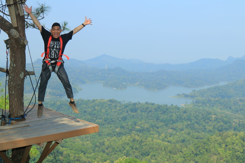 sky, vacation, standing, lifestyles, view, adventure, jogja, full length, scenics - nature, lake, outdoors, leisure activity, nature, real people, one person