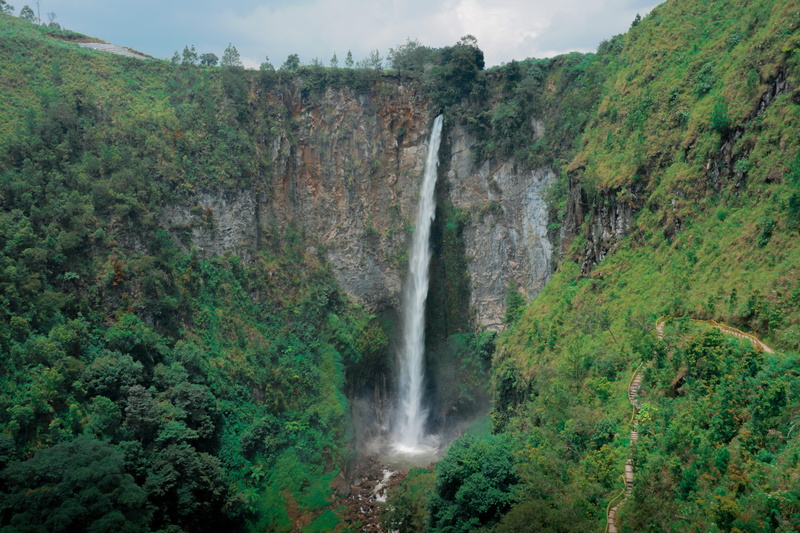 no people, foliage, flowing water, flowing, scenics - nature, water, rock, land, environment, air terjun sipiso piso, forest, plant, green color, indonesia