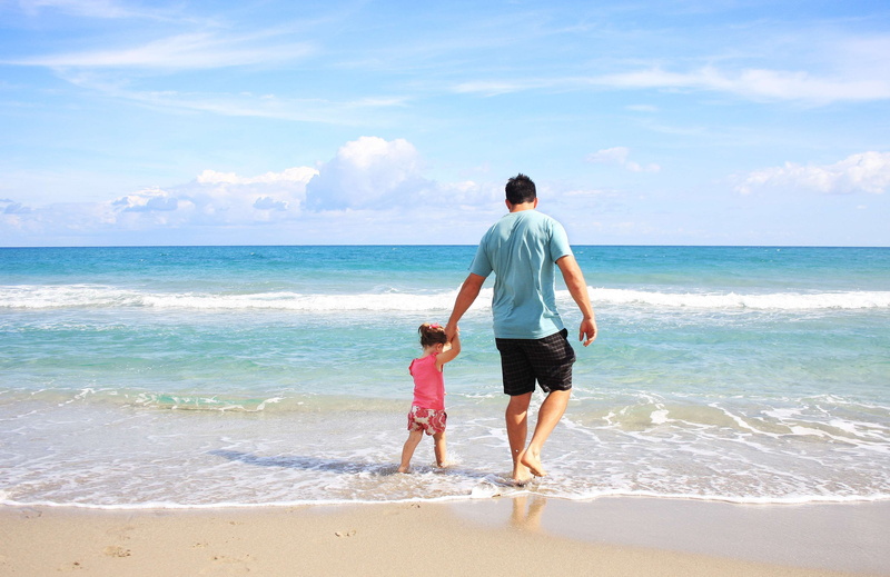 daughter, dad, vacation, kid, sea, beach, waves, 2K, sunny, sand, coast, shore, father