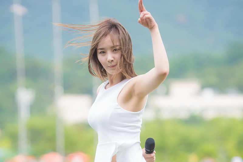 one person, lifestyles, women, sport, hair, human arm, standing, arms raised, dal shabet, waist up, human limb, females, portrait, exercising, human body part