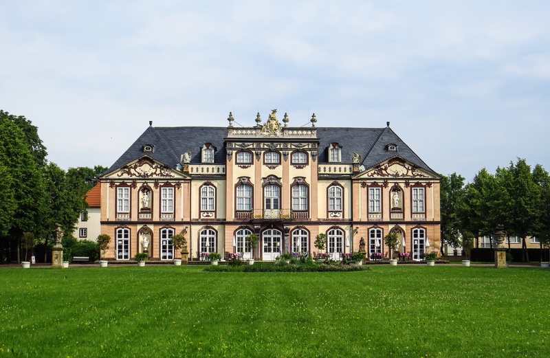 grass, residential district, field, no people, castle, molsdorf, 4K, green color, facade, built structure, architecture, window, lawn, plant, day, outdoors