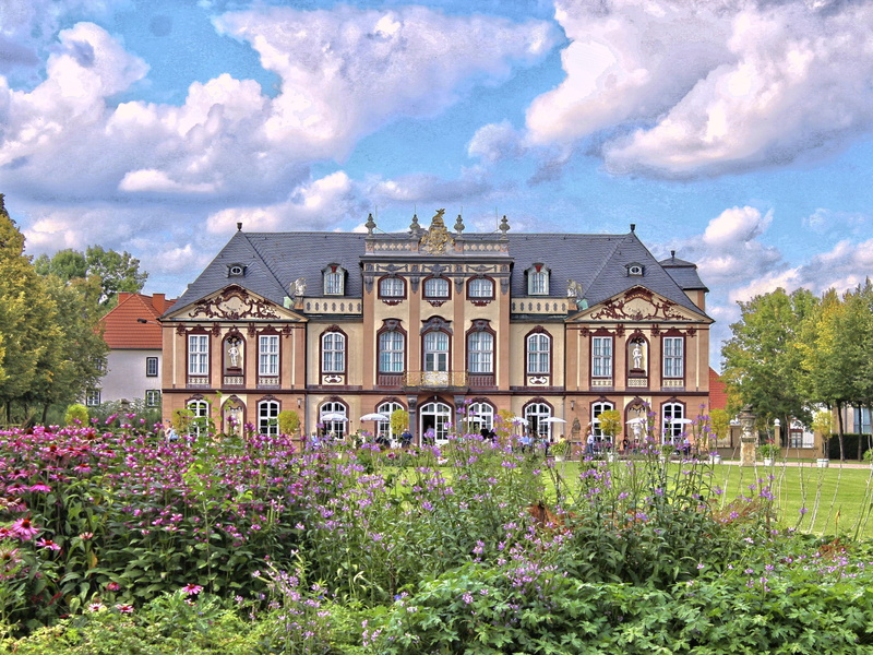 garden, luxury, molsdorf, Castle, flowerbed, plant, home ownership, front or back yard, day, window, Schlossgarten, residential district, outdoors, building exterior