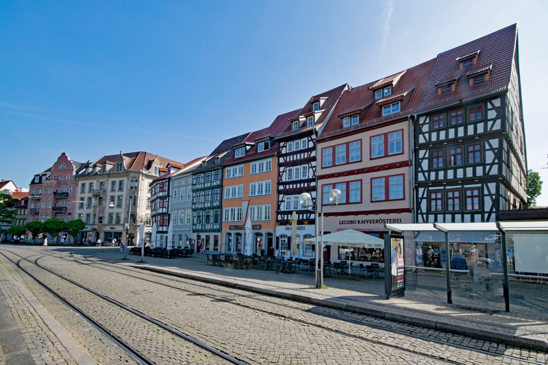 outdoors, 5K, residential district, clear sky, track, blue, erfurt, row house, built structure, old town, sky, architecture, street, places of interest