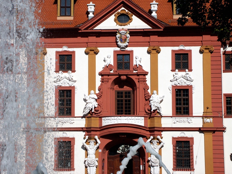 fountain, door, state chancellery, 2K, erfurt, history, building exterior, statue, clock, building, ornate, the past, no people, street light, low angle view