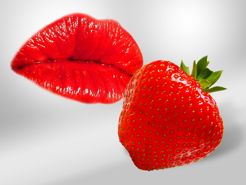 vitamins, fruit, green color, strawberry, freshness, vibrant color, frisch, wellbeing, lips, no people, delicious, garden, indoors, eat, still life, juicy