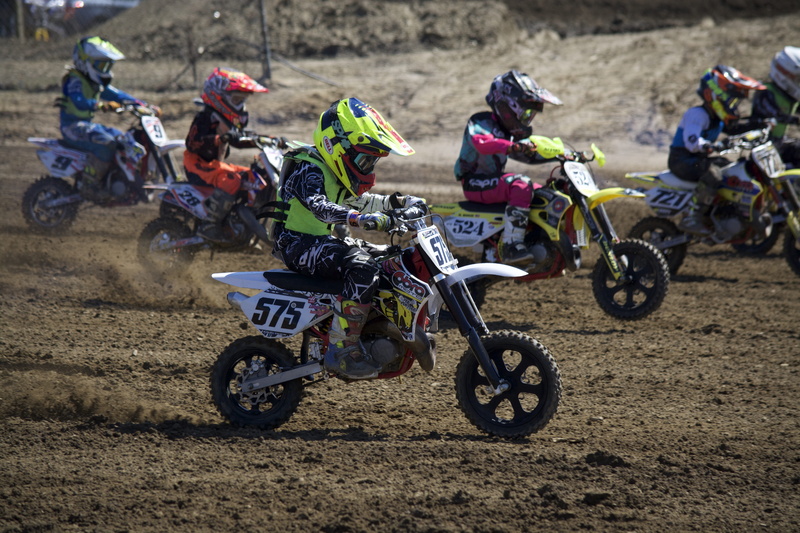 outdoors, transportation, mode of transportation, bike, person, sports helmet, enduro, day, ridding, motocross, sports race, 5K, group of people, helmet