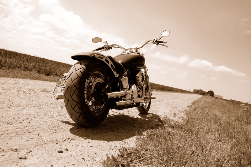 motorcycle, drag star, no people, transportation, technology, two wheeled vehicle, vehicle, rural scene, land vehicle, stationary, mode of transportation