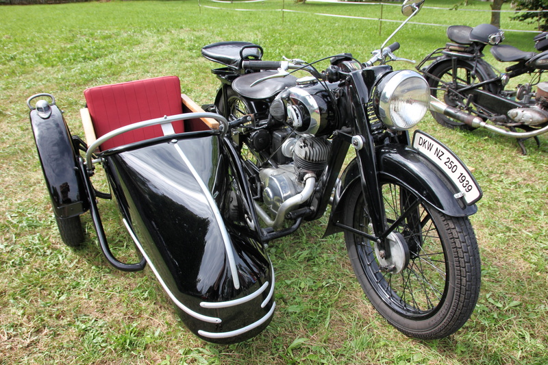 fast, bike, stationary, field, motorcycle, plant, machine, lawn, travel, drive vehicles, wheel, oldtimer, dom, drive, mode of transportation, hurry, day
