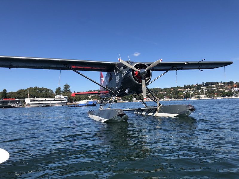 connection, 4K, outdoors, aircraft, built structure, landing, no people, propeller, vehicle, seaplane, mode of transportation, waterfront, shorts, sky