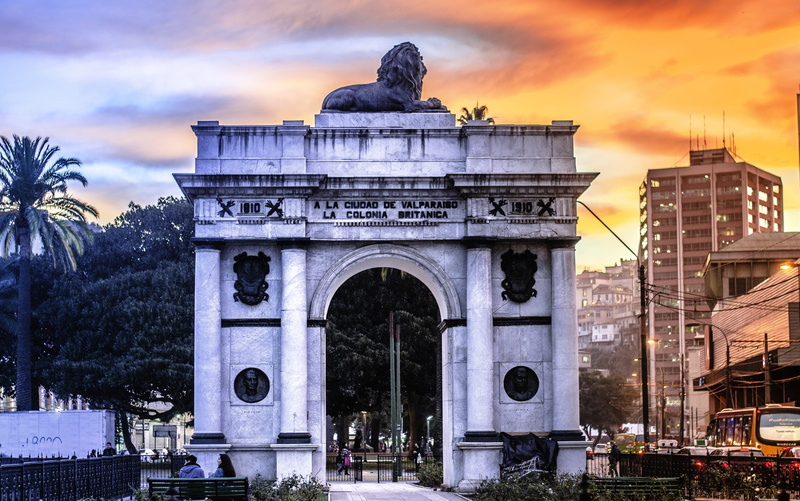 travel destinations, clouds, incidental people, horizon, monument, arch, Wall, building exterior, the past, nature, tree, triumphal arch, chile, 2K, Sculpture