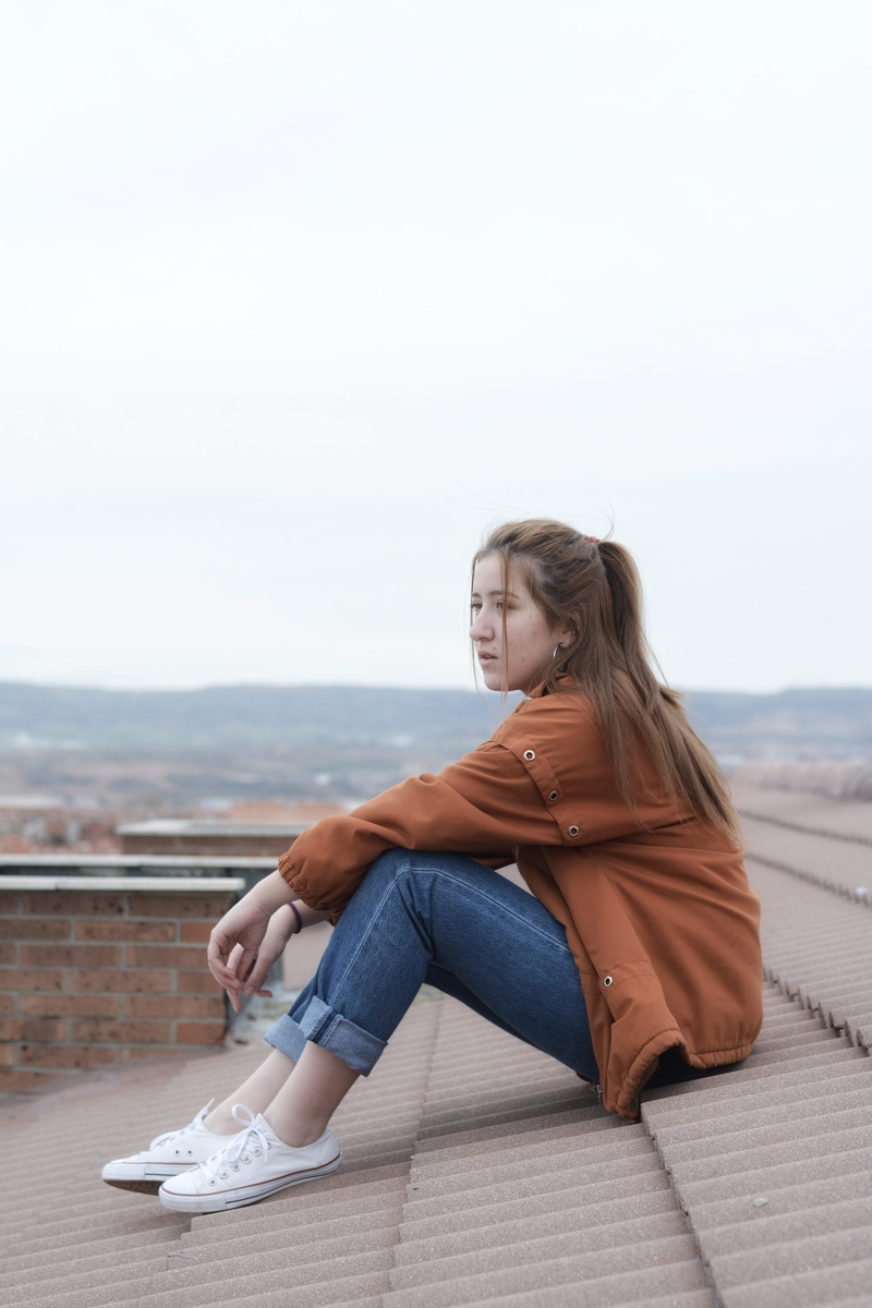 alturas, azul, relaxation, full length, retrato, spain, beautiful woman, tumblr, leisure activity, long hair, nature, sky, adult, women, lifestyles, 5K