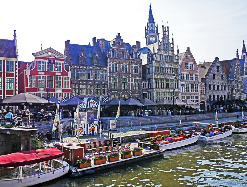 waterfront, pitoresk, medieval, capital of the province, towers, outdoors, nautical vessel, cityscape, round-trip boats, historically, sky, built structure