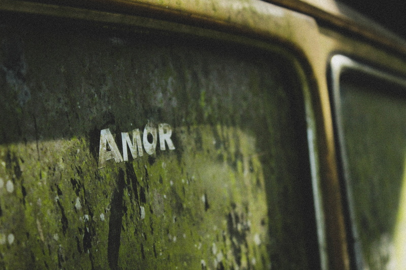 inscription, 5K, capital letter, information, love, text, selective focus, close-up, amor, focus on foreground, communication, transportation, letters