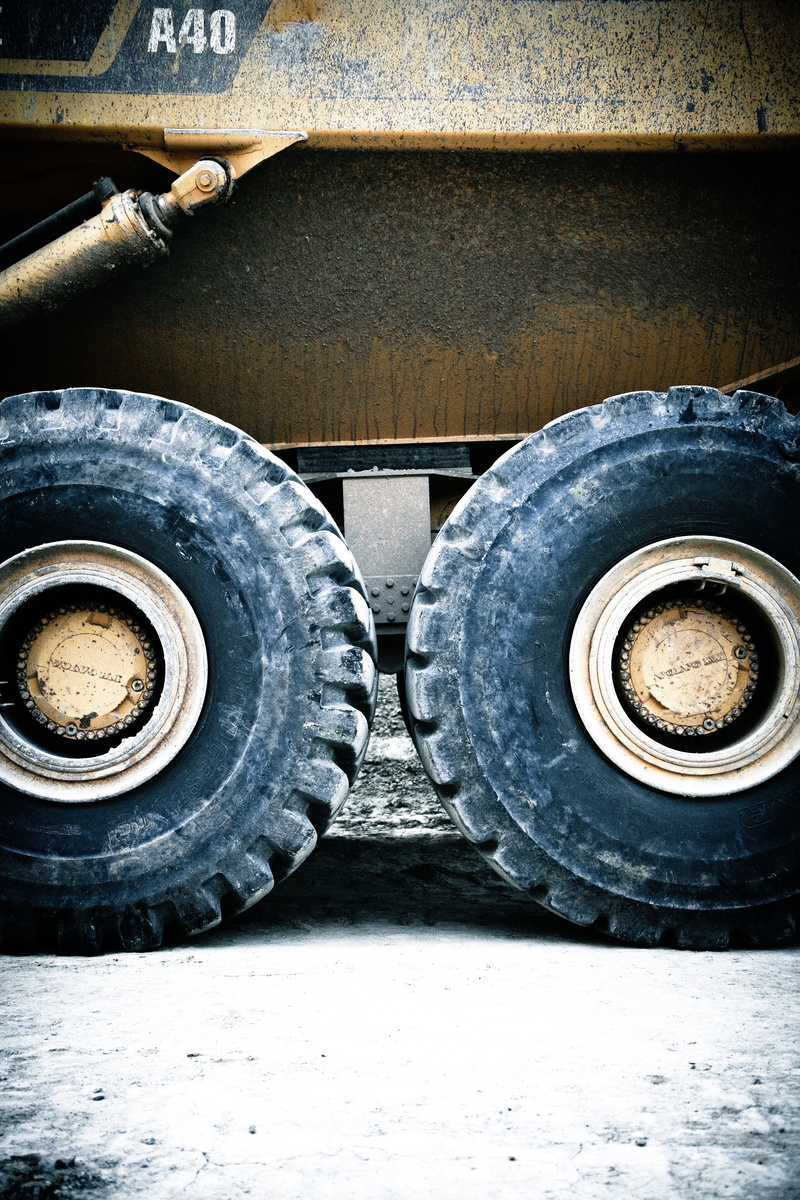 mature, close-up, truck, land vehicle, old, close, rusty, rubber, 4K, monster truck, mine, wheel loader, circle, photo, tire, mode of transportation, haul