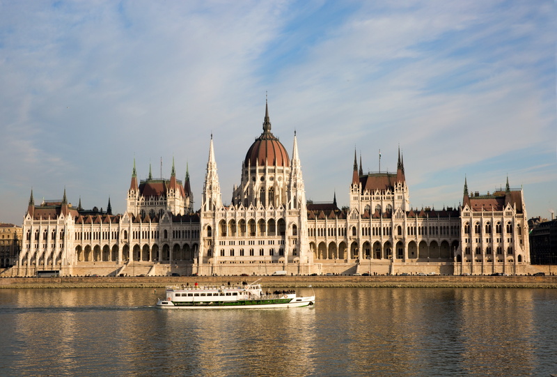 holiday, reflection, excursion steamer, tourism, enormous, 5K, cloud - sky, popular, body, waterfront, boot, travel destinations, castle, outdoors, city