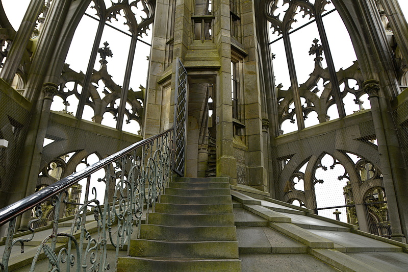 window, built structure, pillar, no people, münster, arch, gothic, 5K, arcades, architecture, staircase, railing, steps and staircases, day, concrete
