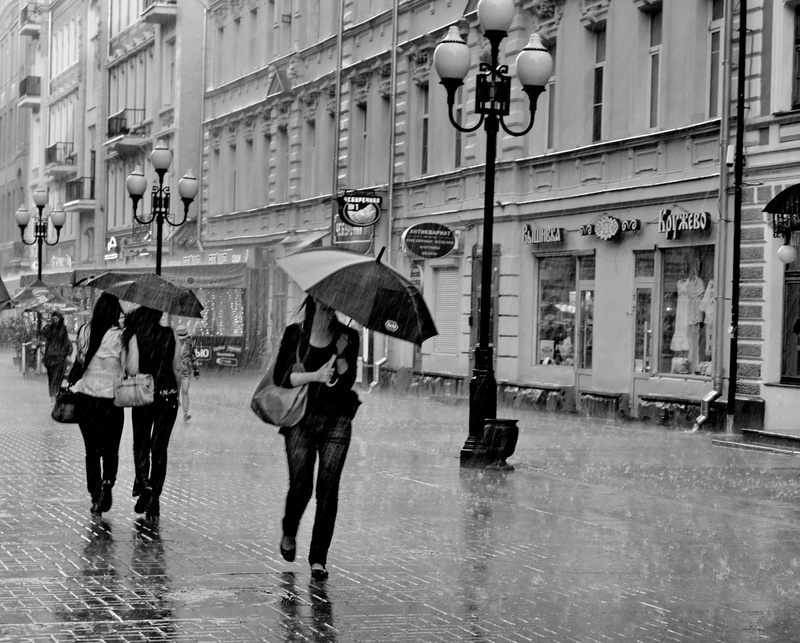 built structure, moscow, rush, city life, girl, rainy season, street, group of people, city street, men, building, water, 2K, real people, architecture