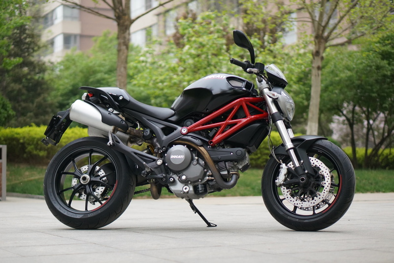 720P, Ducati, side view, focus on foreground, tree, motorcycle, travel, nature, land vehicle, helmet, parking, transportation, wheel, motor scooter, mode of transportation