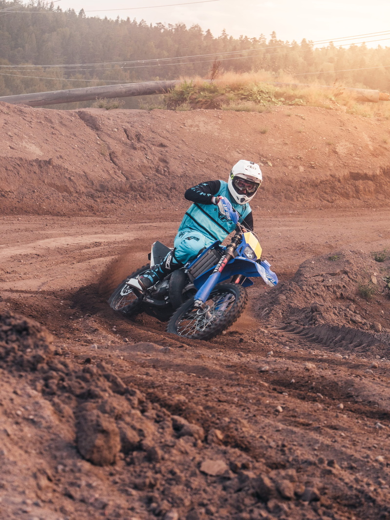 off-road vehicle, 5K, riding, action, dirt, transportation system, landscape, environment, dirt bike, speed, motion, crash helmet, dust, transportation