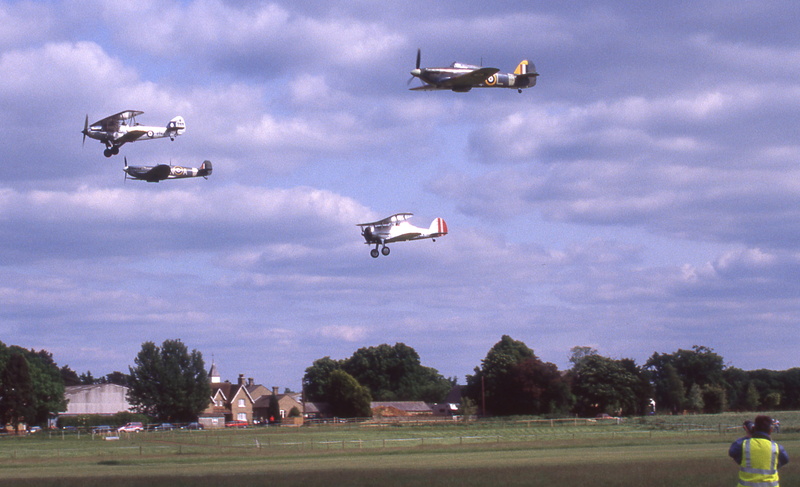 gladiator, sky, air force, motion, flying, tree, fighters, nature, plane, 4K, incidental people, spitfire, air vehicle, airshow, aerospace industry, gloster