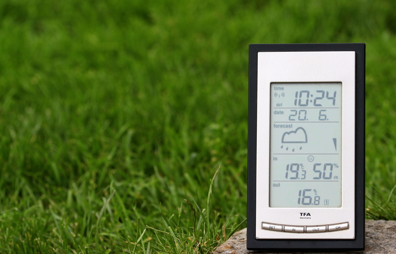 sport, temperature display, Weather Station, green color, text, weather forecast, station, rain forecast, date, close-up, weather, communication, field