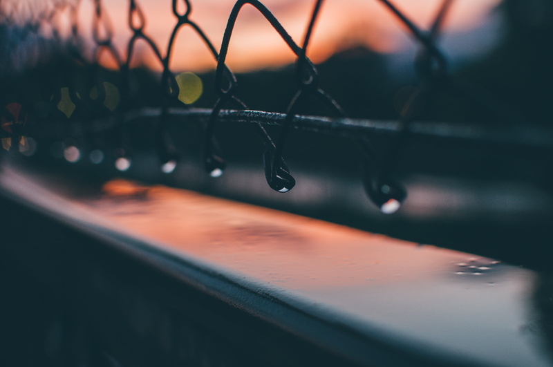 hanging, land vehicle, waterdrops, motor vehicle, mode of transportation, photo, day, nature, water, bokeh, metal, car, rain, wet, dark, chain, selective focus